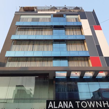 Alana Townhouse Hotel Vijayawada Exterior photo