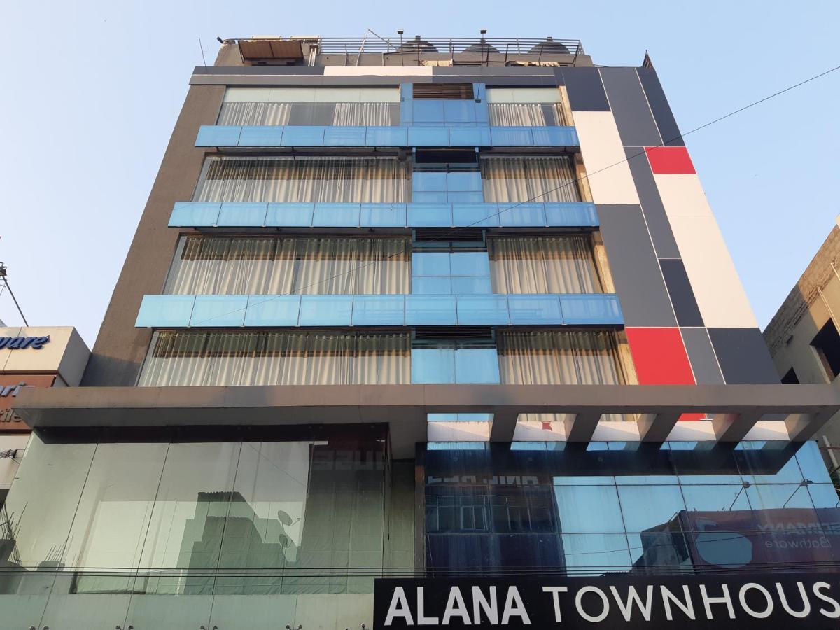 Alana Townhouse Hotel Vijayawada Exterior photo